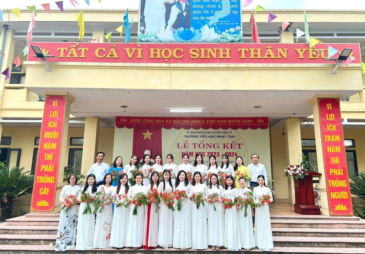 <a href='https://c1nhattantl.hungyen.edu.vn/tin-tuc/le-tong-ket-nam-hoc-2023-2024-dong-day-cam-xuc.html'>🎉 LỄ TỔNG KẾT NĂM HỌC 2023 – 2024 ĐONG ĐẦY CẢM XÚC 🎉</a>