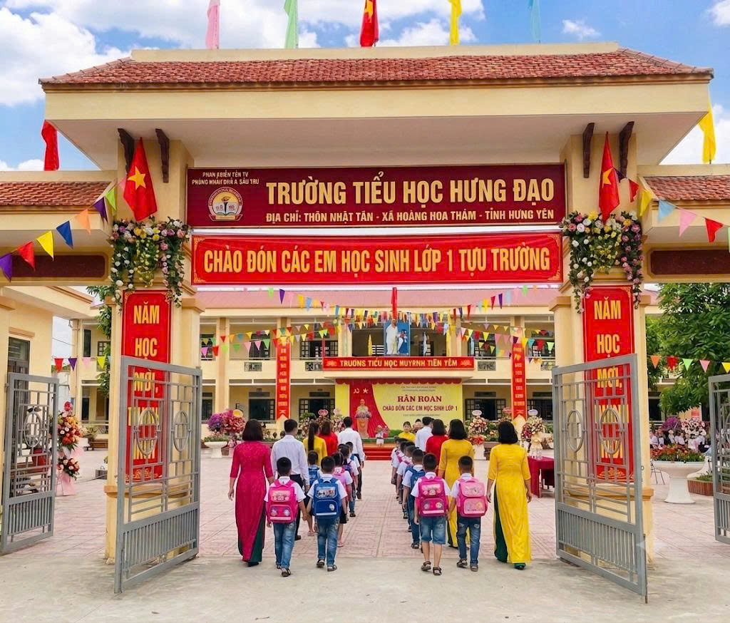 <a href='https://c1nhattantl.hungyen.edu.vn/tin-tuc/ron-rang-ngay-tuu-truong-truong-tieu-hoc-hung-dao-han-hoan-chao-don-cac-em-hoc-sinh-lop-1-nam-hoc-2026-2027.html'>RỘN RÀNG NGÀY TỰU TRƯỜNG: TRƯỜNG TIỂU HỌC HƯNG ĐẠO HÂN HOAN CHÀO ĐÓN CÁC EM HỌC SINH LỚP 1 NĂM HỌC 2026 - 2027</a>