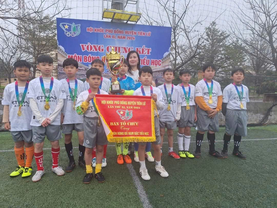 <a href='https://c1nhattantl.hungyen.edu.vn/tin-tuc/dinh-cup-ve-truong.html'>DINH CÚP VỀ TRƯỜNG</a>