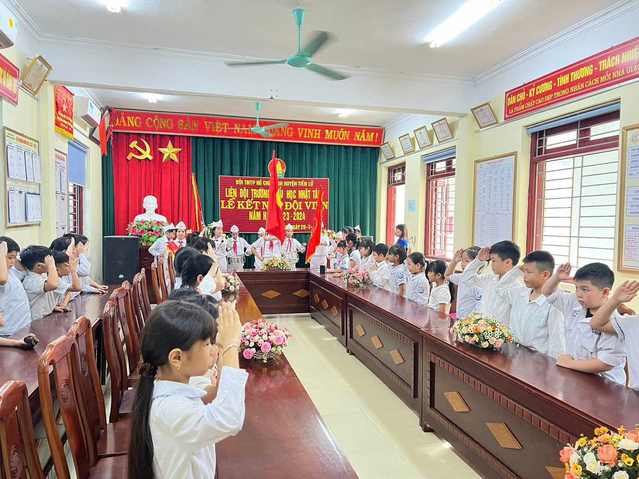 <a href='https://c1nhattantl.hungyen.edu.vn/tin-tuc/le-ket-nap-doi-truong-tieu-hoc-nhat-tan.html'>LỄ KẾT NẠP ĐỘI TRƯỜNG TIỂU HỌC NHẬT TÂN</a>