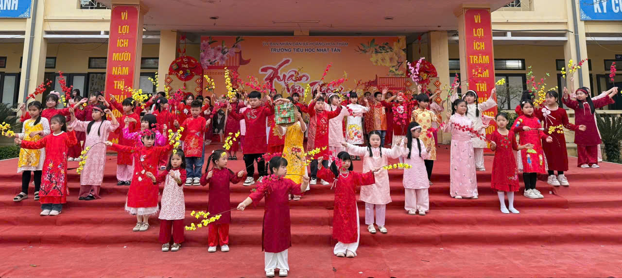 <a href='https://c1nhattantl.hungyen.edu.vn/tin-tuc/#TieuHocNhatTan%20#LienDoiNhatTan%20#XuanYeuThuong2026%20#TetSeChia..html'>LIÊN ĐỘI TRƯỜNG TIỂU HỌC NHẬT TÂN: RỘN RÀNG CHƯƠNG TRÌNH “XUÂN YÊU THƯƠNG”</a>